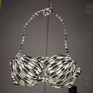 **NWT** Victoria’s Secret Bikini Top size 36D